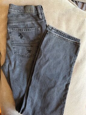 Women’s American Eagl Charcoal Gray Ripped Jeans